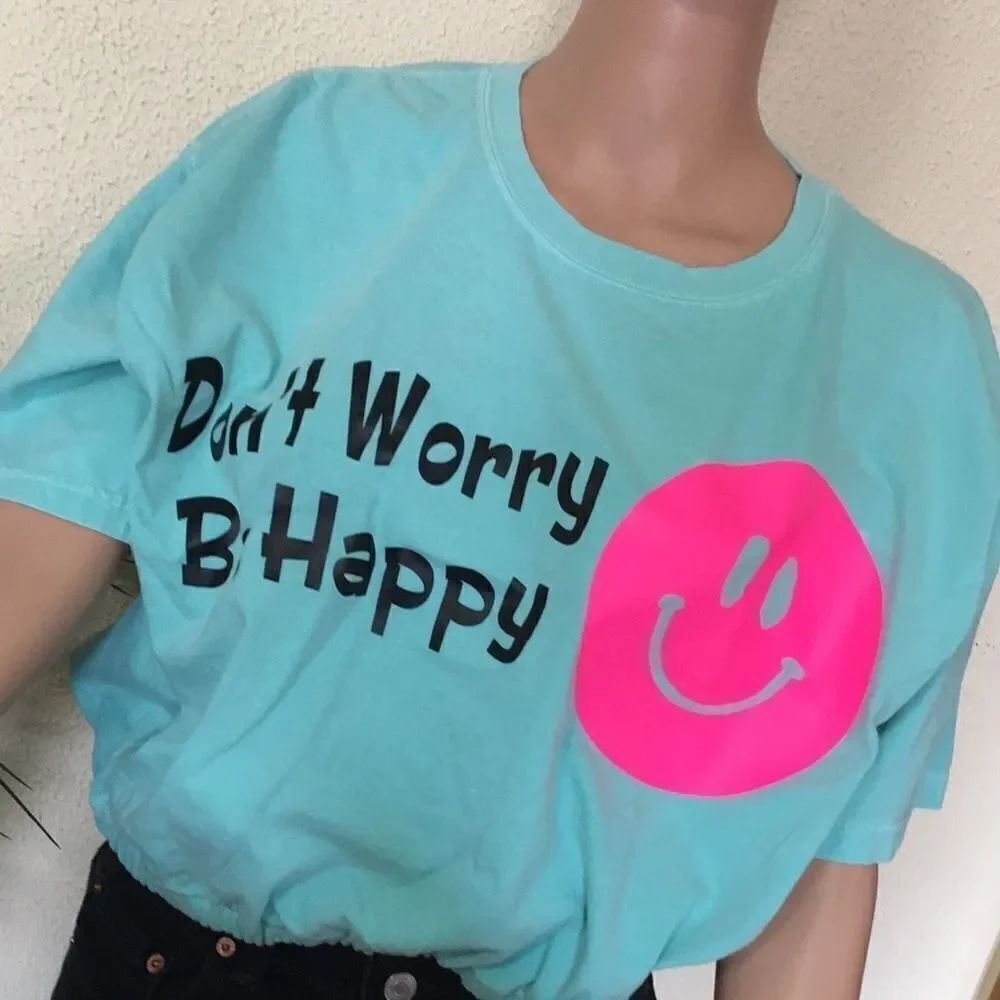 Don’t Worry Be Happy NewVintage Cropped Tee
